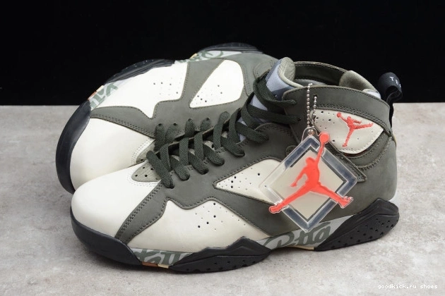 AT3375-100 Jordan 7 Air Patta x Icicle 0819